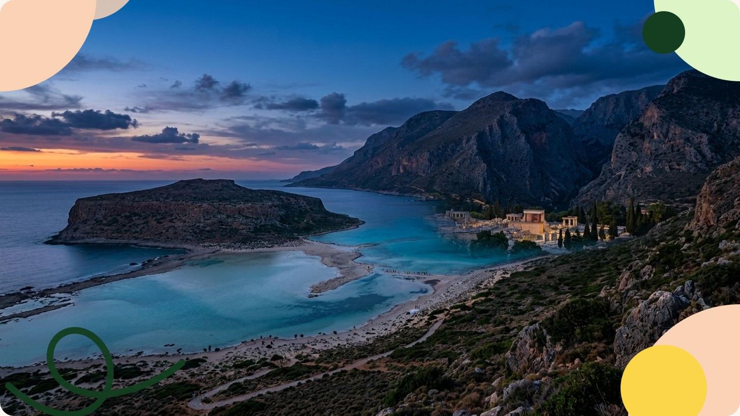 Lagune de Balos en Crète avec eaux turquoise et sable blanc, vue depuis les hauteurs de la péninsule de Gramvoussa