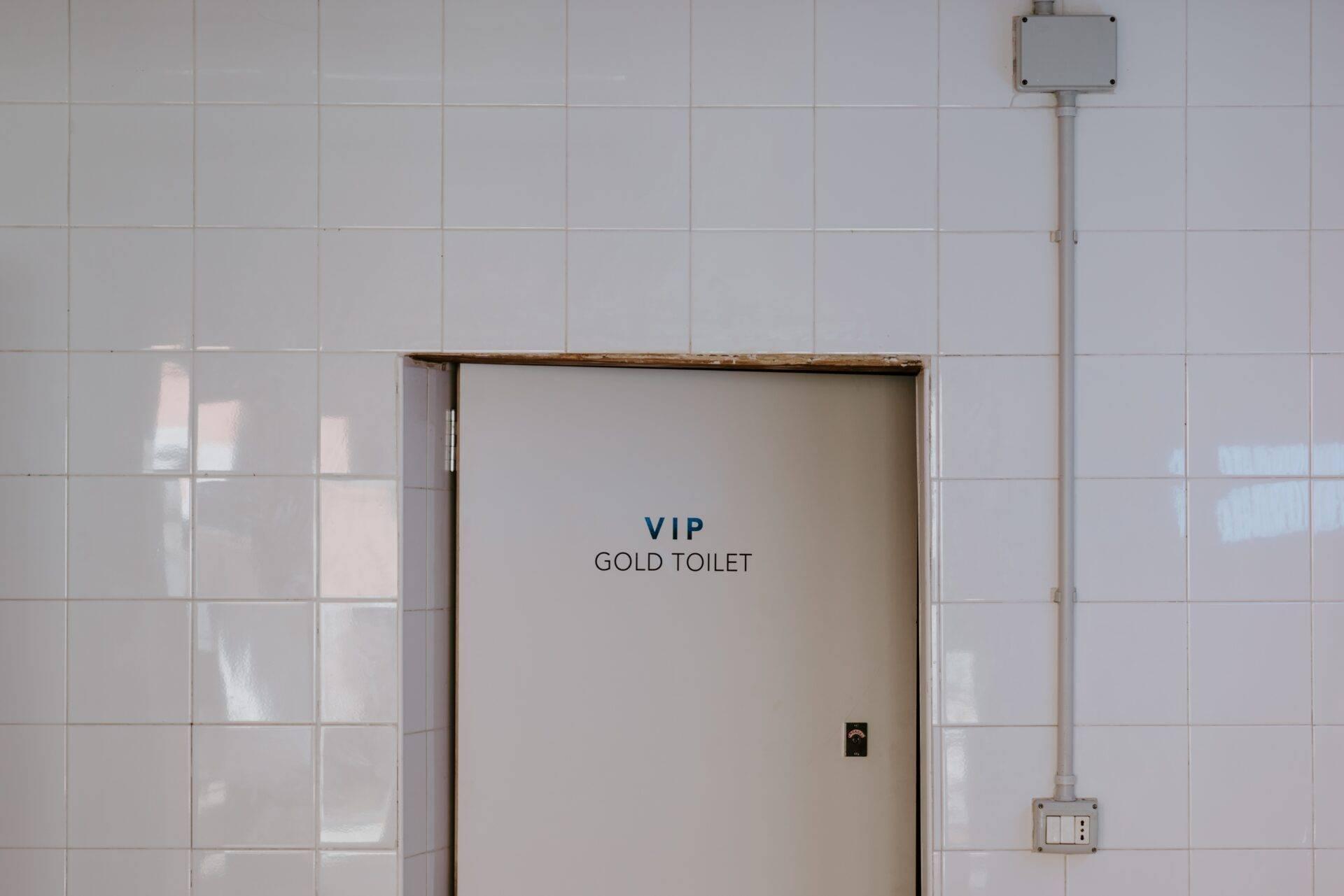 Carte de l’application Flush affichant la localisation des toilettes publiques les plus proches dans une ville